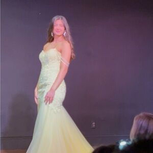 Elegant Strapless Yellow Gown